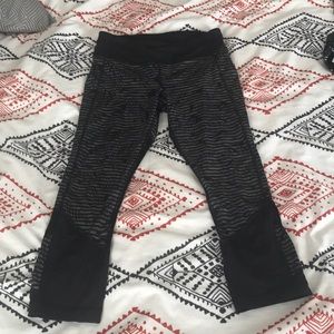 Lululemon feather pattern tights !!!